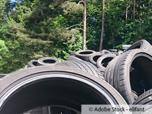 ZARE | Zertifizierte Altreifenentsorger | Umweltsünder entsorgen alte Reifen im Wald